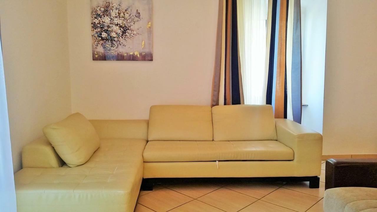 Obala Apartment & Studios Malinska Exteriér fotografie