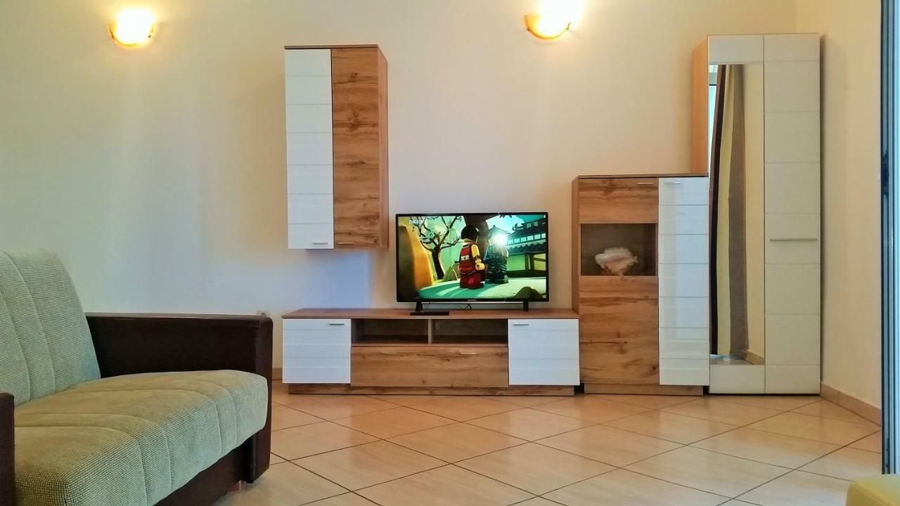 Obala Apartment & Studios Malinska Exteriér fotografie